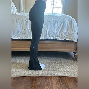 ALO Airbrush High-Waist Flutter Legging 28” Inseam Size XXS